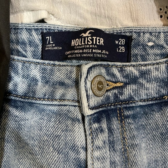 Abercrombie & Fitch distressed mom jeans - Picture 4 of 4
